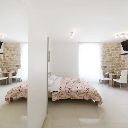 Апартаменти Sites Of *